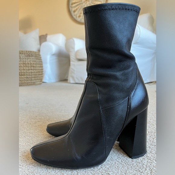 Zara Woman Black Leather Round Toe Chunky Heeled Zip Boots - Picture 2 of 7